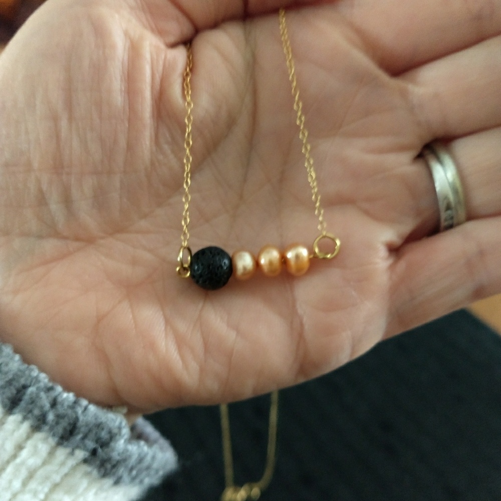 Freshwater pearl diffuser bar necklace